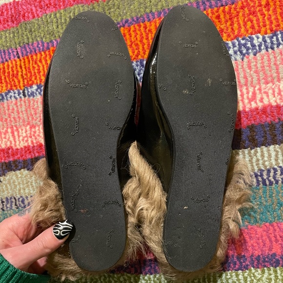 Gucci (Rare!) Fur Glossy Leather Mules - Picture 8 of 8